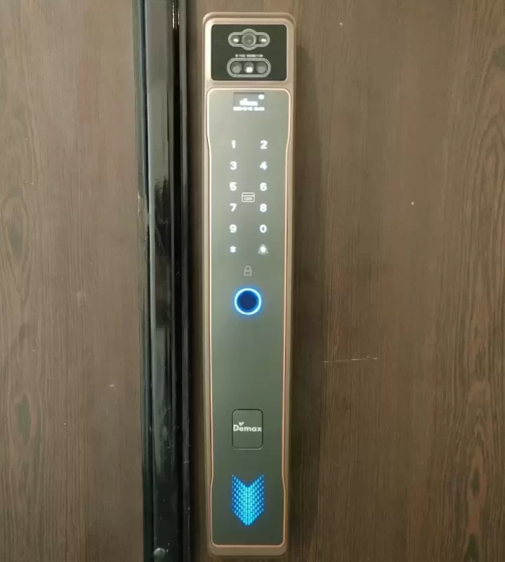 Khóa nhận diện khuôn mặt DEMAX SL918 AC REMOTE tiêu chuẩn Đức 15 Khóa nhận diện khuôn mặt DEMAX SL918 AC REMOTE tiêu chuẩn Đức