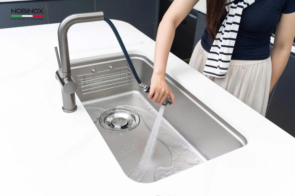 VÒI RỬA BÁT DÂY RÚT NOBINOX BIANCO NX603 2 VÒI RỬA BÁT DÂY RÚT NOBINOX BIANCO NX603